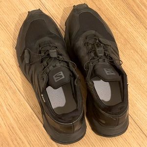 Solomon size 8.5 Goretex Waterproof Running/Hiking Shoes